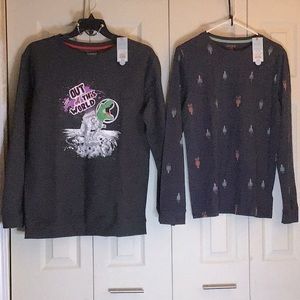 BOYS 2 - Tshirts 1- XXL Husky Out of this world & 1- XXL. Long sleeves Cat&Jack
